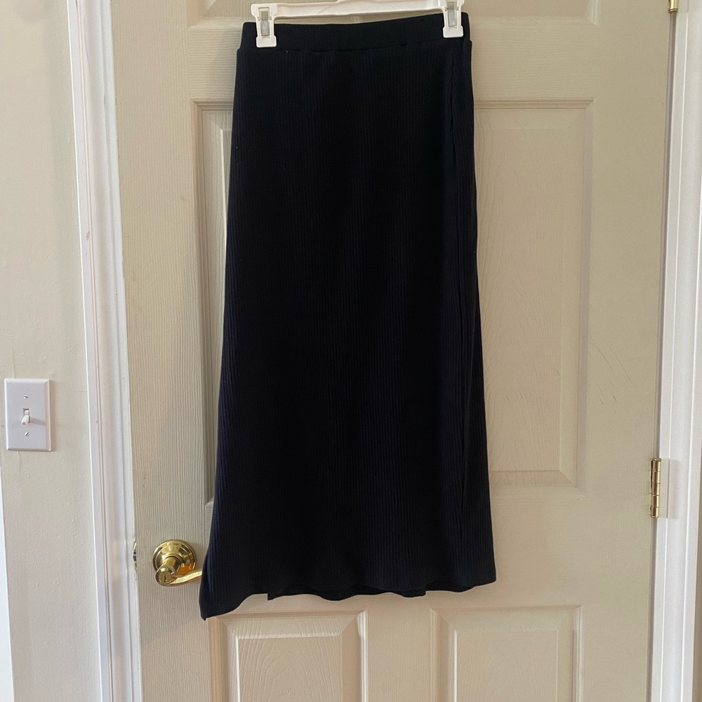 Old Navy Black Ribbed Midi Skirt